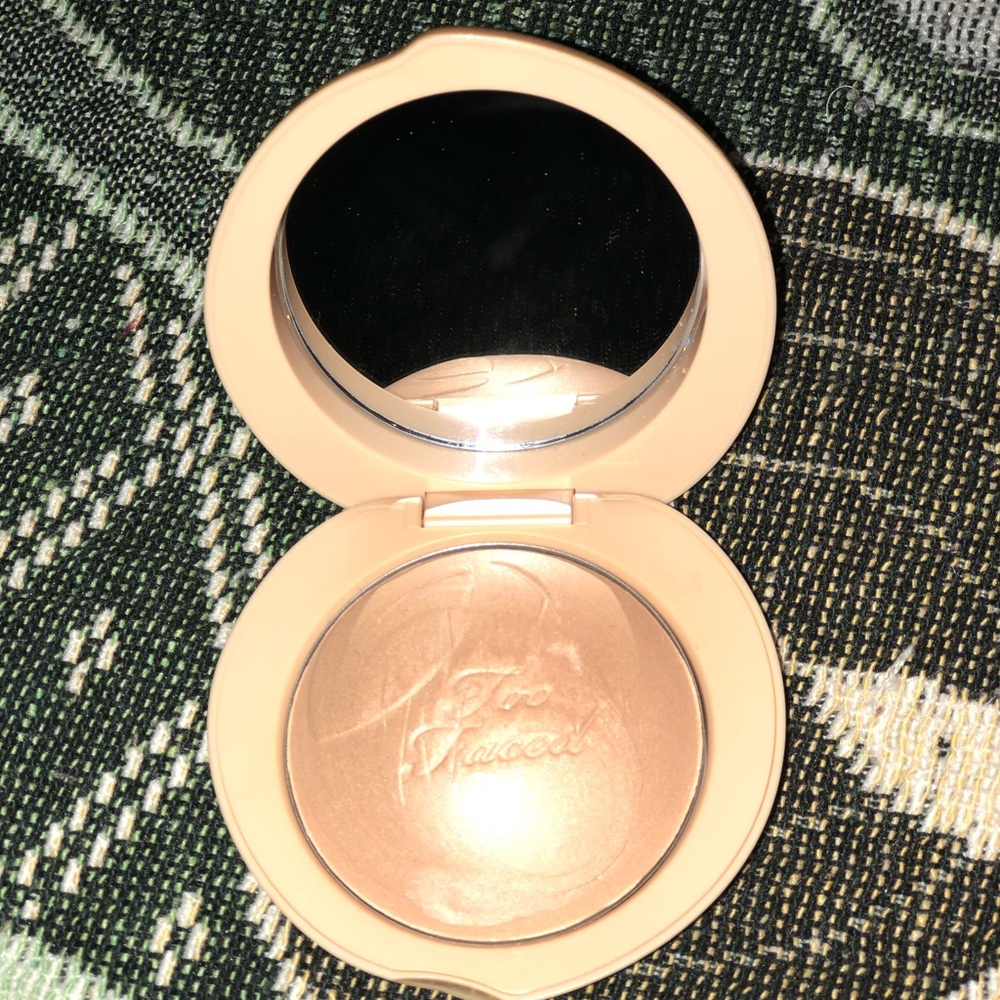 Too faced highlight